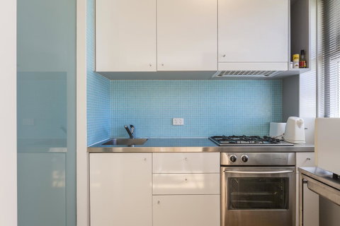 Cottesloe Tree Top Studio - Executive Escapes - Dalby Accommodation 4