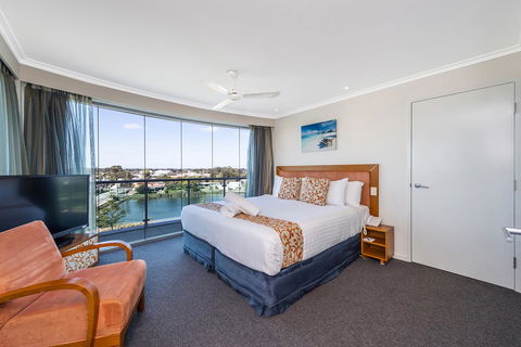 A 406 FANTASTIC OCEAN BEACH And MARINA VIEW APT - MANDURAH - Dalby Accommodation 12