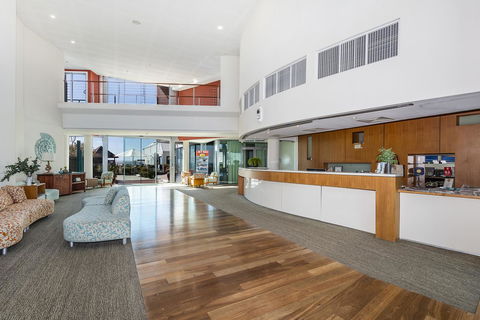 A 406 FANTASTIC OCEAN BEACH And MARINA VIEW APT - MANDURAH - Dalby Accommodation 6