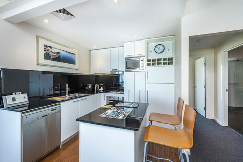 A 406 FANTASTIC OCEAN BEACH And MARINA VIEW APT - MANDURAH - Dalby Accommodation 19