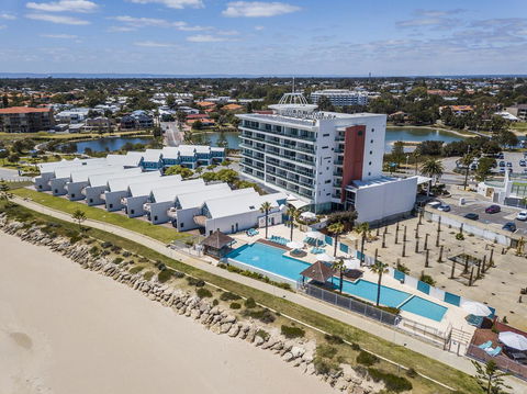 A 406 FANTASTIC OCEAN BEACH And MARINA VIEW APT - MANDURAH - Dalby Accommodation 7