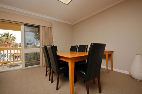 The Marina Hotel - Mindarie - Dalby Accommodation 11