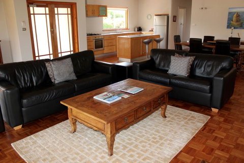 Moana Spa Villas - Prime Yallingup Location - Dalby Accommodation 7
