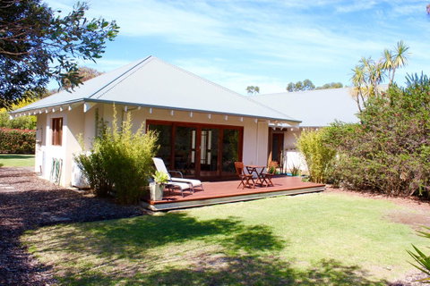 Moana Spa Villas - Prime Yallingup Location - Dalby Accommodation 0