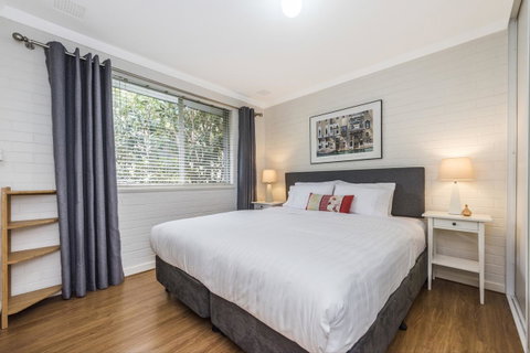 Hensman 10 - Dalby Accommodation 12