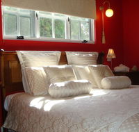 Lanterns Retreats - Dalby Accommodation