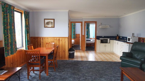 Strahan Retreat Holiday Park - Dalby Accommodation 15