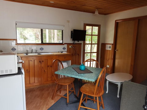 Strahan Retreat Holiday Park - Dalby Accommodation 14