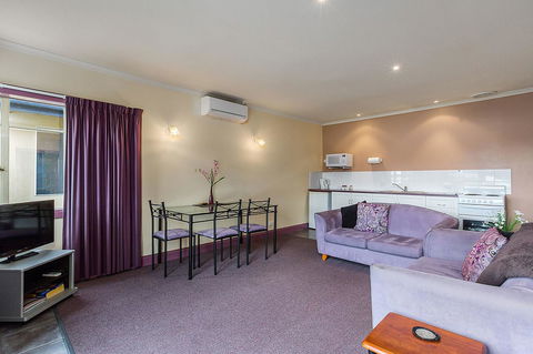 Smugglers Rest Apartments Dover - Dalby Accommodation 9
