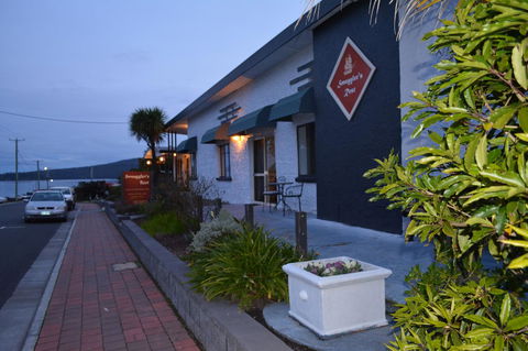 Smugglers Rest Apartments Dover - Dalby Accommodation 1