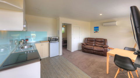 Sweetwater Villas - Dalby Accommodation 17