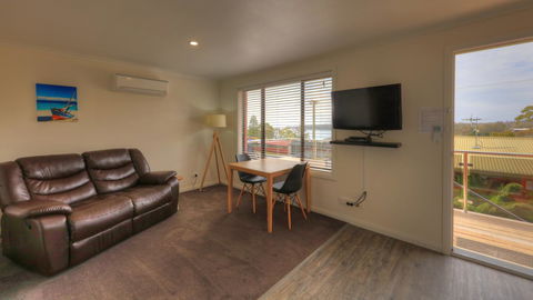 Sweetwater Villas - Dalby Accommodation 3