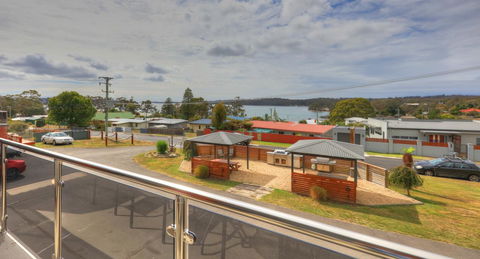 Sweetwater Villas - Dalby Accommodation 0