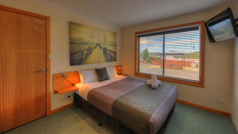 Sweetwater Villas - Dalby Accommodation 1