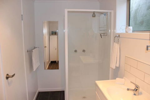 Boomers Retreat, Alonnah, Bruny Island - Dalby Accommodation 10