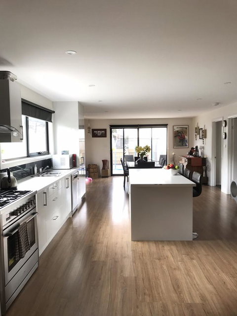 Georges Bay Apartments - Dalby Accommodation 10