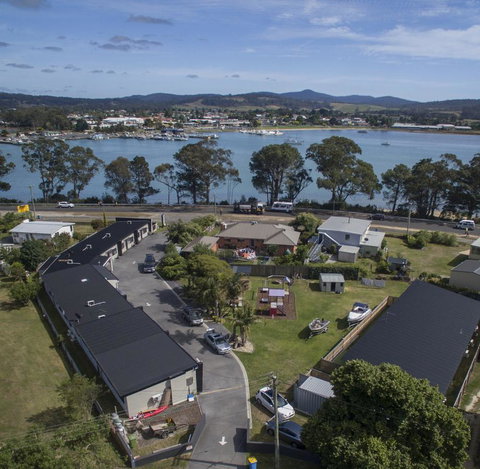 Georges Bay Apartments - Dalby Accommodation 16