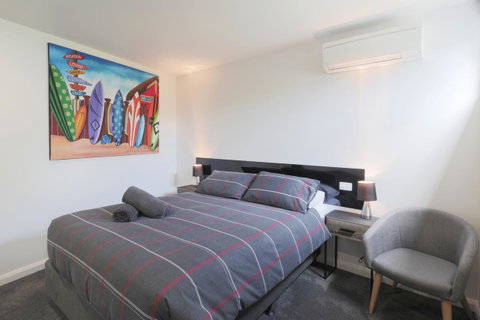 Georges Bay Apartments - Dalby Accommodation 23