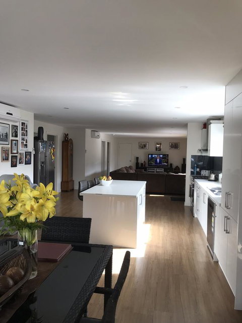 Georges Bay Apartments - Dalby Accommodation 6