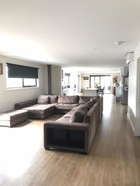 Georges Bay Apartments - Dalby Accommodation 9