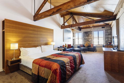 The Henry Jones Art Hotel - Dalby Accommodation 6