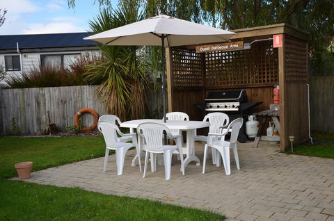 Castaway Holiday Apartments - Dalby Accommodation 13