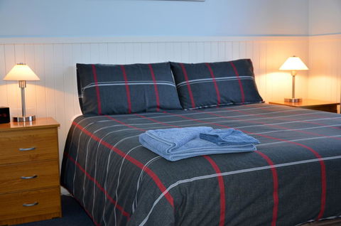Castaway Holiday Apartments - Dalby Accommodation 26