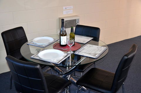 Castaway Holiday Apartments - Dalby Accommodation 25