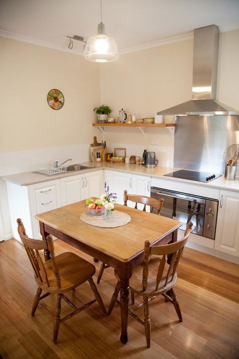 The Pear Cottage - Dalby Accommodation 10