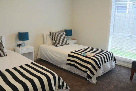 Sisters Beach Paradise - Dalby Accommodation 8