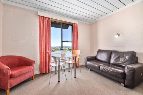 Balmoral On York - Dalby Accommodation 8
