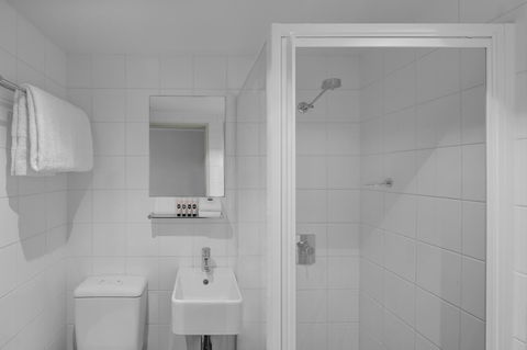Travelodge Hotel Hobart - Dalby Accommodation 8