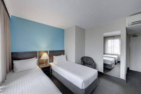 Travelodge Hotel Hobart - Dalby Accommodation 11