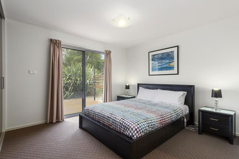 170 Hazards View Drive - Unit 2 - Dalby Accommodation 7