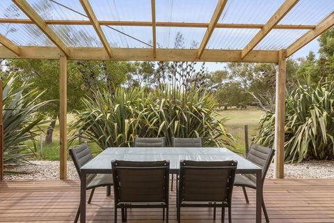 170 Hazards View Drive - Unit 2 - Dalby Accommodation 11