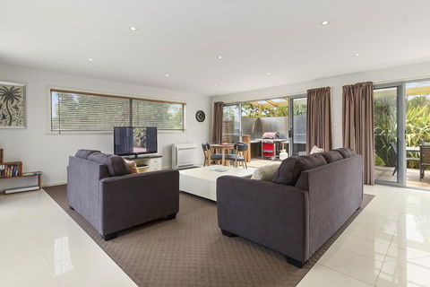 170 Hazards View Drive - Unit 2 - Dalby Accommodation 3