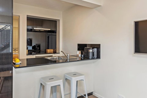 110 Hampden Apartments - Dalby Accommodation 5