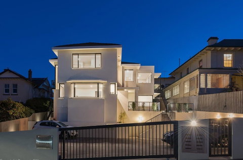 110 Hampden Apartments - Dalby Accommodation 0