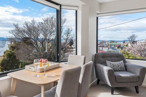 110 Hampden Apartments - Dalby Accommodation 4