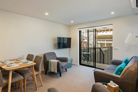 110 Hampden Apartments - Dalby Accommodation 24