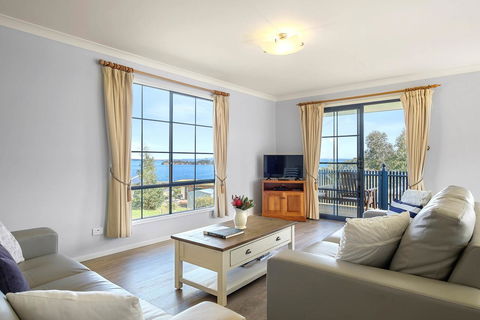 Omaroo Cottage Bruny Island - Dalby Accommodation 1