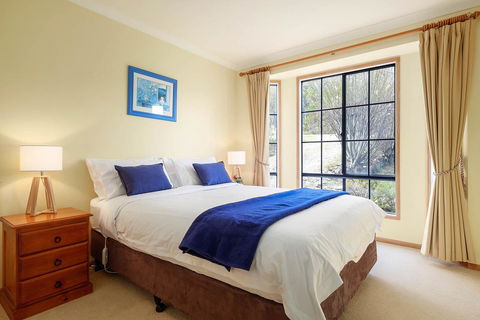 Omaroo Cottage Bruny Island - Dalby Accommodation 9