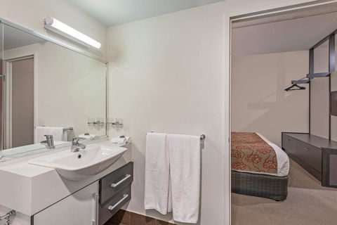 Mantra One Sandy Bay Road - Dalby Accommodation 21