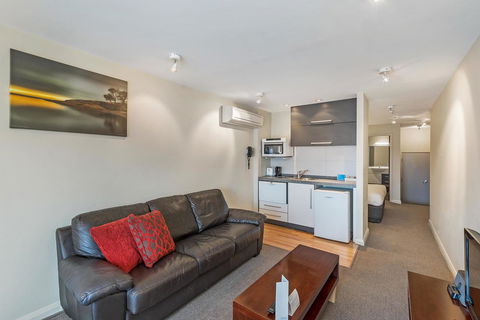 Mantra One Sandy Bay Road - Dalby Accommodation 30