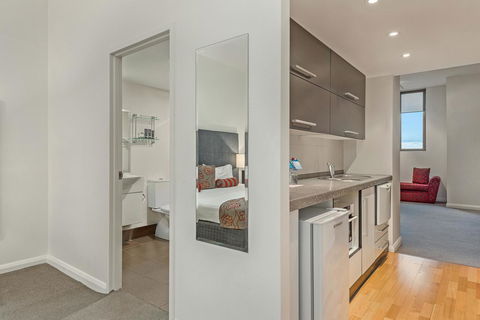 Mantra One Sandy Bay Road - Dalby Accommodation 9