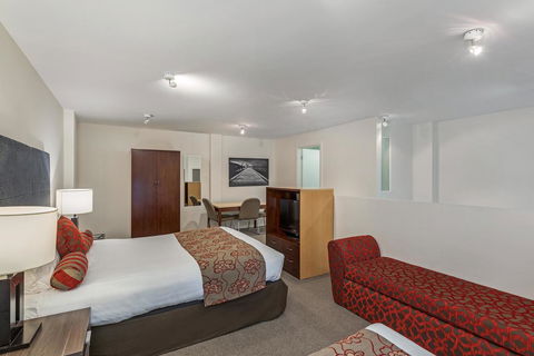 Mantra One Sandy Bay Road - Dalby Accommodation 14