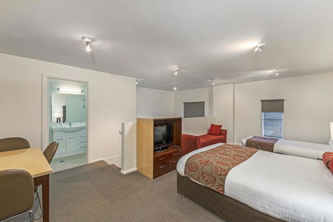 Mantra One Sandy Bay Road - Dalby Accommodation 17