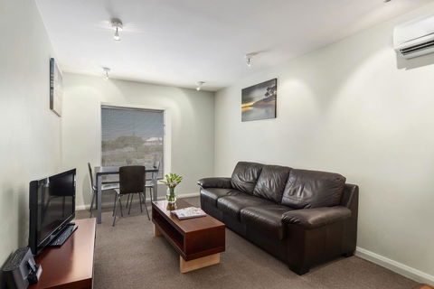 Mantra One Sandy Bay Road - Dalby Accommodation 27