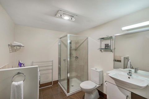 Mantra One Sandy Bay Road - Dalby Accommodation 22