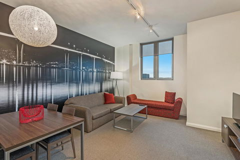 Mantra One Sandy Bay Road - Dalby Accommodation 3
